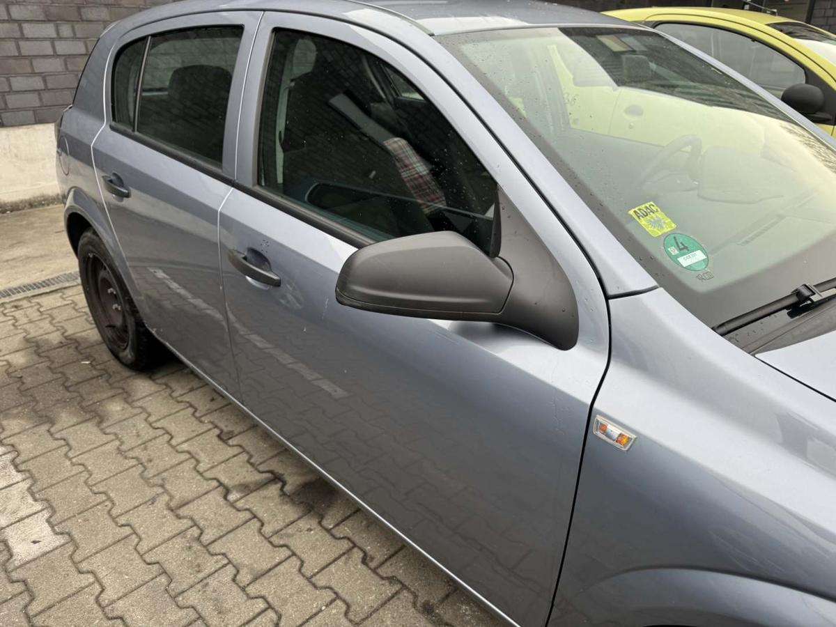 Opel Astra H original T&uuml;r vorn rechts Z163 Lichtsilber 5-T&uuml;rer Rohbau Bj.2009